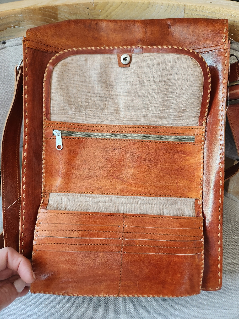 Artisan Vintage Leather Bag in Cognac - Picture 5 of 8